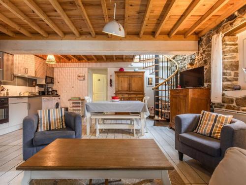 Sazos Casa | Bergerie Pyrénéenne Rénovée - 4 Chambres - 8 Pers. - Jardin - Stationnement Public - 3 Stations de Ski - FR-1-402-132