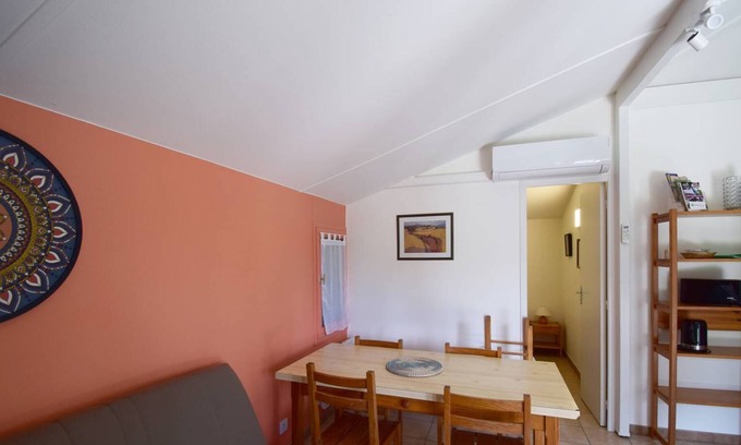 Le Mas-dAgenais Chalet De Esquí | Bergeronnette - Village of 10 cottages, pine chalet style