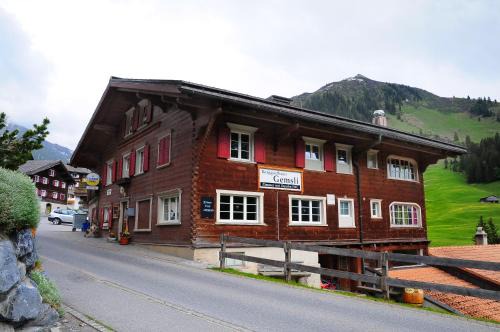 Sankt Antonien Casa | Berggasthaus Gemsli