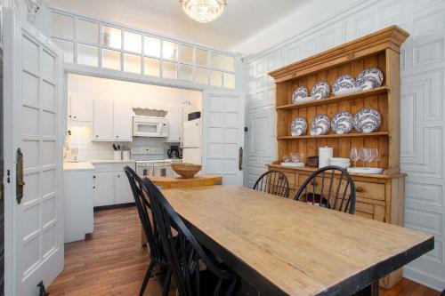 Great Barrington Casa | Berkshire Vacation Rentals 1900s Factory Turned Modern Berkshires Retreat