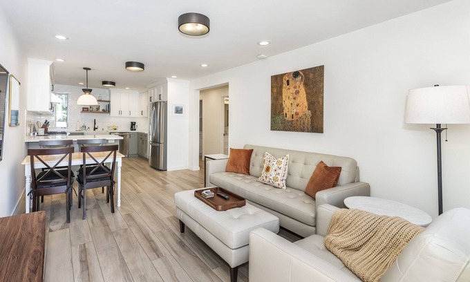 Bernal Heights Casa | Bernal Bungalow - 2 Bdr./2 Bath with Backyard.