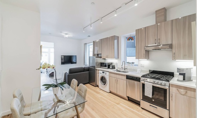 La Lengua Apartamento | Bernal Heights 1Bed, 2Bath Apt