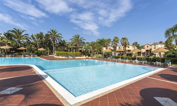 Santa Margherita di Pula Apartamento | Bernardini Tropical Residence Apartment