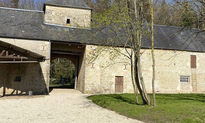 Juaye-Mondaye Otro | Bernieres Castle Farm