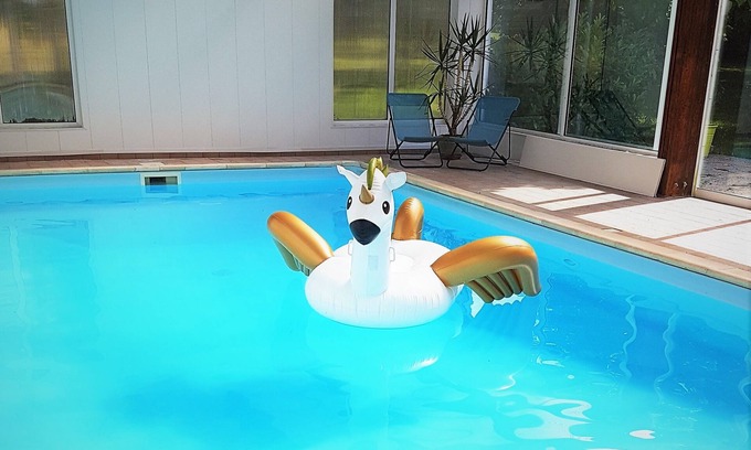 Argy Villa | BerrySprings su villa-piscina en medio de los campos