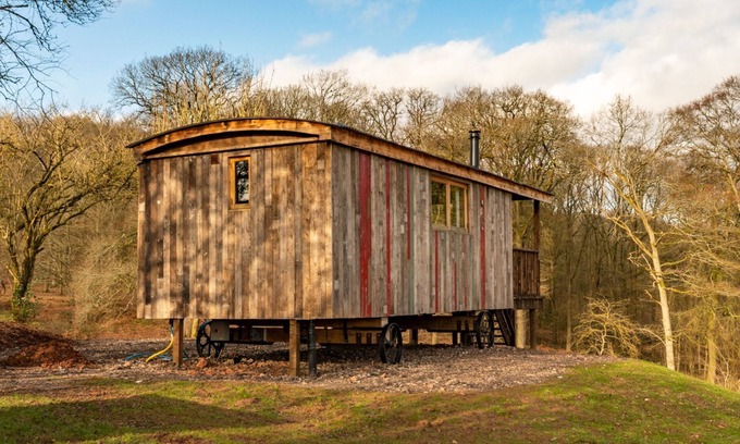 Lydney Cabaña | Bertha - sleeps 2 guests in 1 bedroom