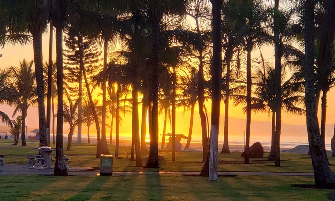 Vila Clais Apartamento | Bertioga Cove. One block from the beach.