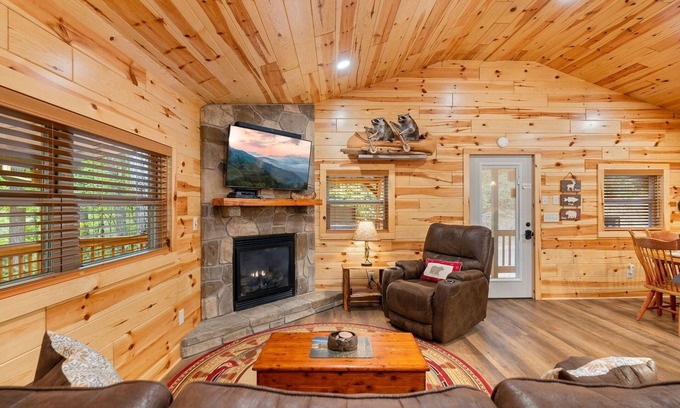 Cosby Cabina | Beside Still Water 2 - 2 Bedrooms, 2 Baths, Sleeps 6 by RedAwning