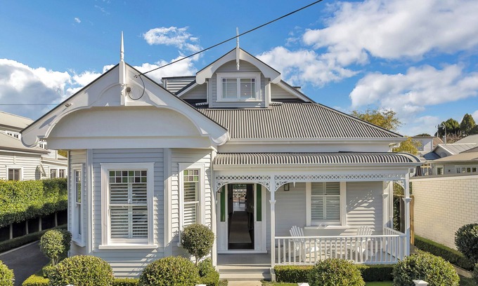 Mount Eden Casa | Bespoke Stays - Disraeli Sanctuary