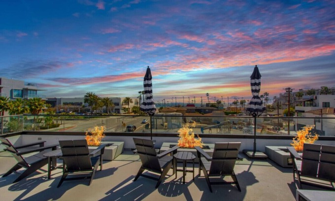 Huntington Beach Casa | Best 180 Degree Ocean Views | Rooftop | Steps To Sand