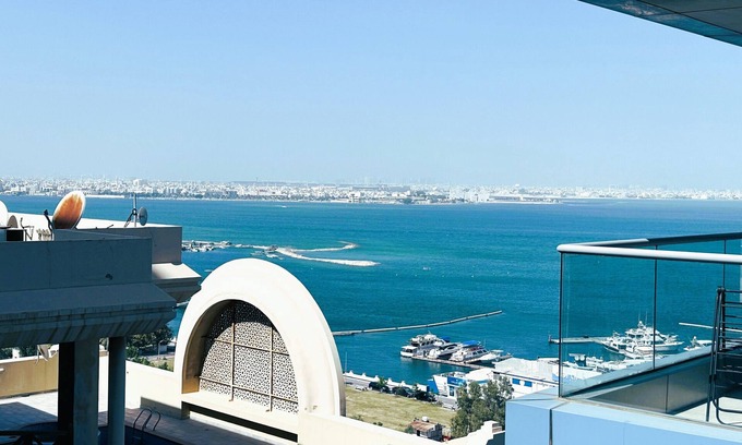 Al Hoora Apartamento | Best Apartment, Swimming Pool + Sauna + Gym + Full Kitchen + WIFI
