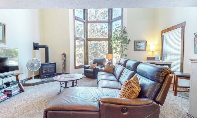 North Park City Condominio | ¡La mejor oferta en PC! - 2 Blks a PC Mtn Resort-4 Blks a Main Street- ¡Bañera de hidromasaje!