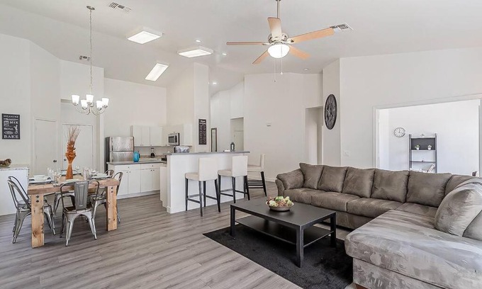 El Mirage Apartamento | “Best In Class” Fast, Good and Cheap