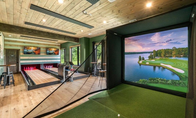 Wears Valley Casa | Best in Smokies - Grotto Pool, Bowling, Golf Sim