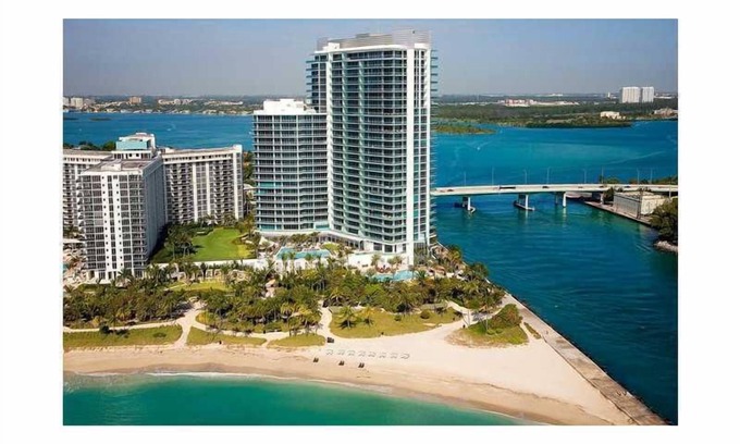 Bal Harbour Hotel | LUXE / LUXE / BEST LINE / OCEAN VIEW / 2 QUEENS STUDIO EN EL PISO 12 EN EL RITZ
