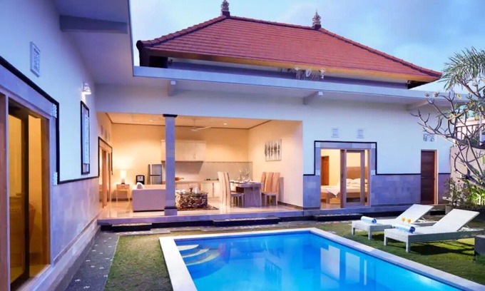 Petitenget Villa | Best location 3bdr Seminyak - 3 min from Beach clubs!