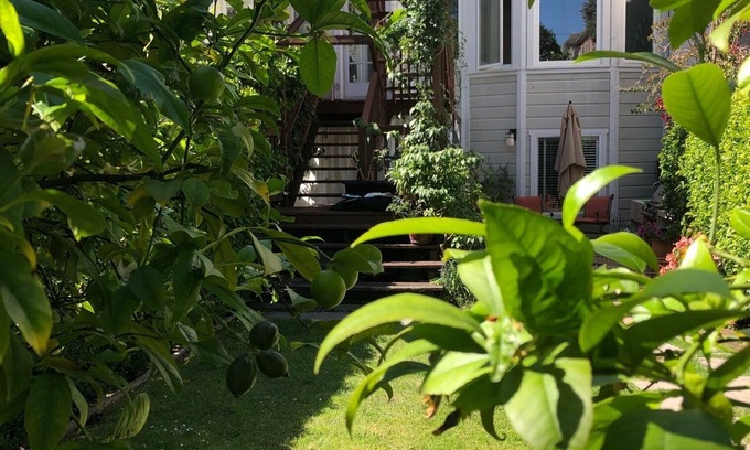 North Beach Condominio | Best Location Garden Condo in North Beach