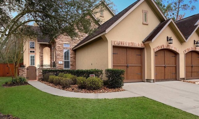 The Woodlands Casa | Best location in Woodlands! Family friendly home. 1 mile from everything