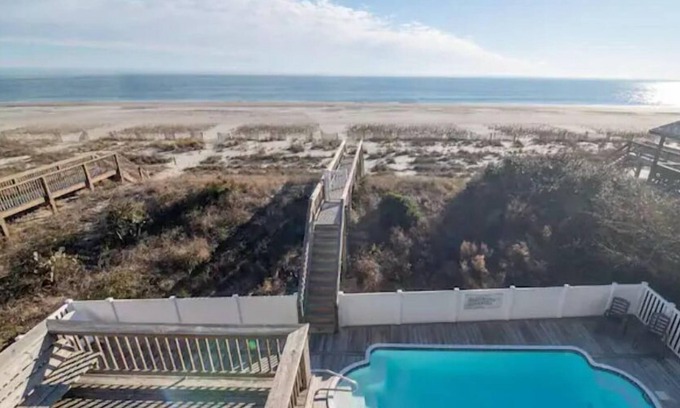 Holden Beach Cabaña | Best location on Holden Beach! OCEAN FRONT with a pool and PET FRIENDLY