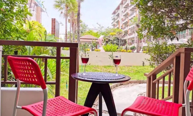 Wichit Apartamento | Best Location Patong Near Jungceylon + Pool Access