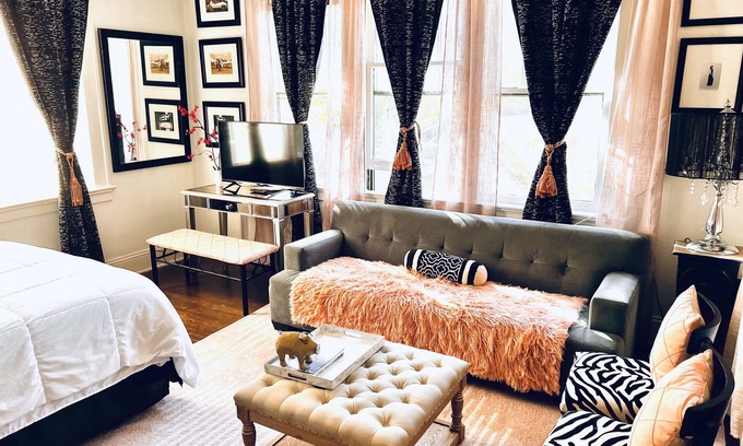Poncey-Highland Apartamento | Best location Vintage Studio -with parking spot
