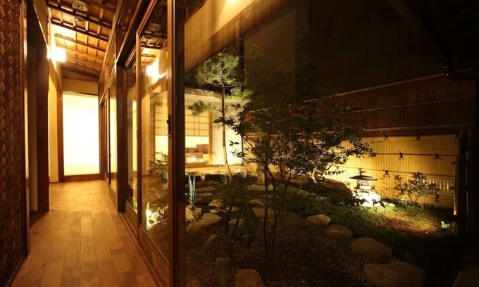 Okazaki Casa | Está completamente reservado por una casa de lujo.Tiene capacidad para 13 personas y tiene un excelente acceso a lugares de interés turístico a pie cerca de Gion.