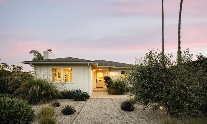 Santa Barbara Apartamento | Mesa Beach House, short walk to beach, EV charger