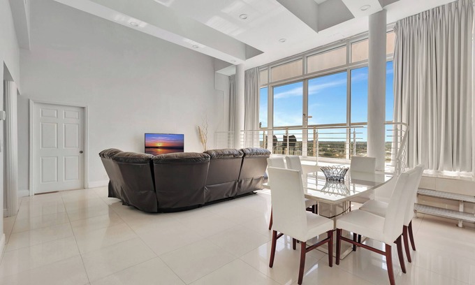 Galt Mile Apartamento | Best of Both Worlds