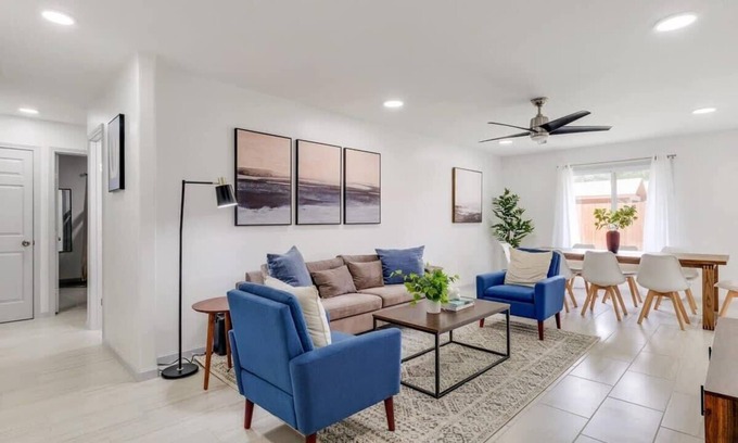 Irving Casa | Best of Irving - Yard, Firepit, Free Parking