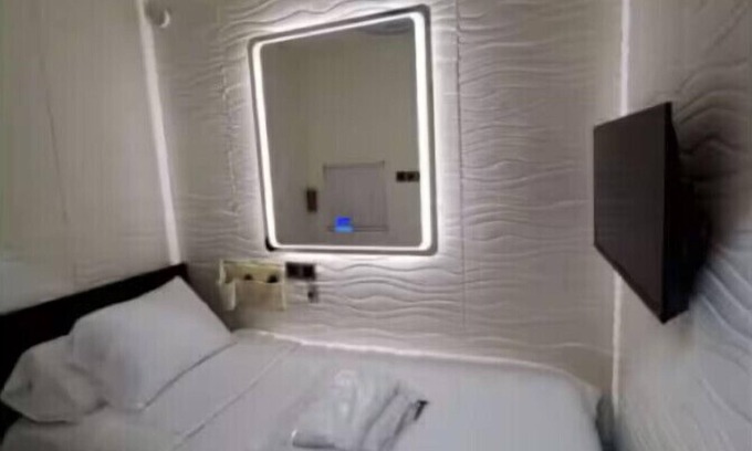 South Loop Hotel | Best Pick | Private Room w/ Free Coffee and WiFi