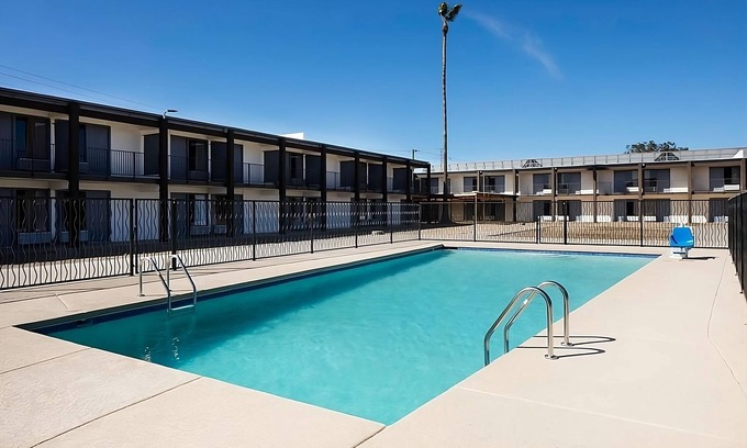 Downtown Tucson Hotel | Best Place to Stay in Arizona! Free Parking, Outdoor Pool, Near Rialto Theatre