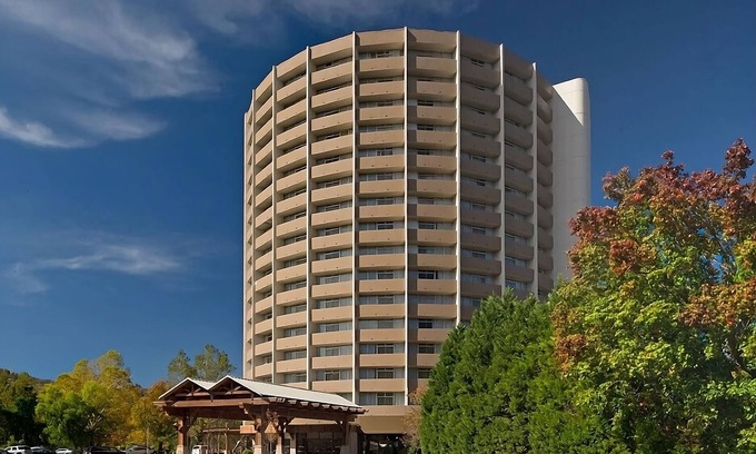 Gatlinburg Hotel | Best Place to Unwind! Private Balcony, Indoor Pool, Parking, Pet-Friendly!