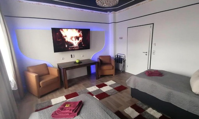 Wittenberge Apartamento | Best-Preis -Gold Suite- mit Netflix, Self-Check-In, eBike Ladestation, Fahrradraum, WLAN, Netflix und Massagesessel - direkt am Elberadweg im Herzen von Wittenberge