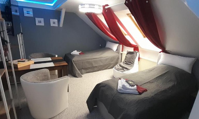 Wittenberge Apartamento | Best-Preis -VIP Lounge- mit Netflix, Self-Check-In, eBike Ladestation, Fahrradraum, WLAN und Netflix - direkt am Elberadweg im Herzen von Wittenberge