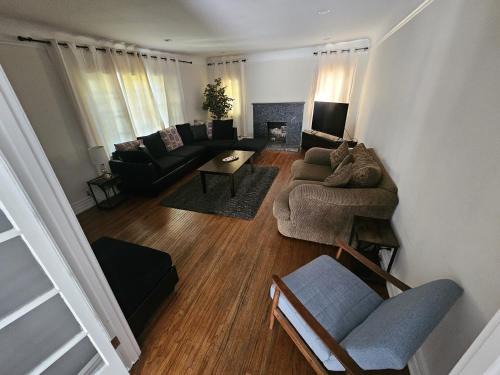 West Hollywood Casa | Best Prime Location 1 BD 1 Bath House
