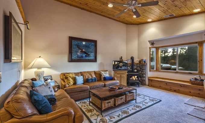 Truckee Condominio | La mejor ubicación de Tahoe Donner: a pie de Gym & Market. WiFi rápido.