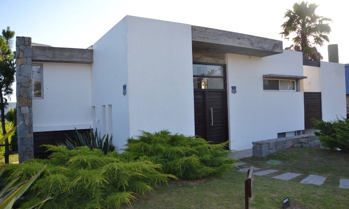 El Chorro Casa | Best Villa in Manantiales(Punta del Este)
