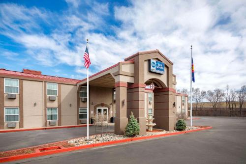 Central Colorado Springs Hotel | Best Western Executive Inn & Suites