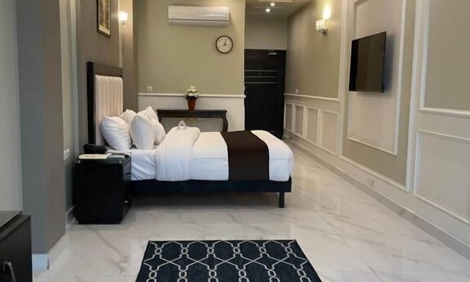 Faisalabad Hotel | OXYGYM CLUB Hotel And Suites