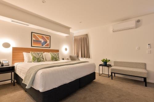 Epsom Hotel | Best Western Newmarket Inn & Suites