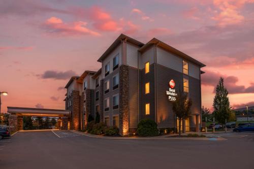State College Hotel | Best Western PLUS University Park Inn & Suites