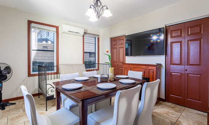 Hillside Casa | ⭐️Best XL House To Visit NYC-5BR+3Baths+Hot Tub+Parking 5 cars