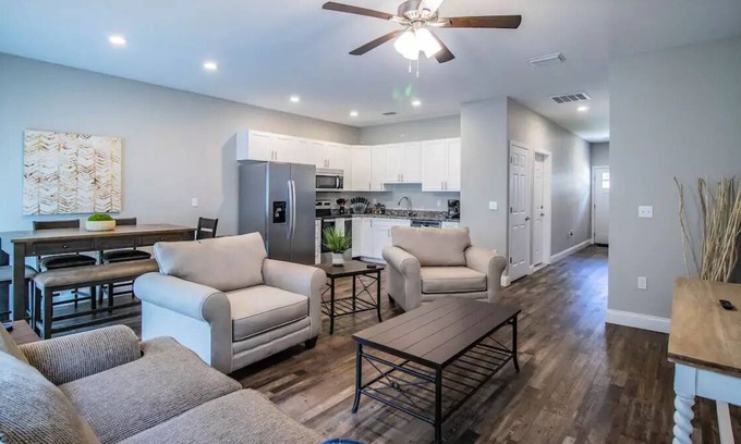 Bartow Casa | Better inn Bartow - King Bed