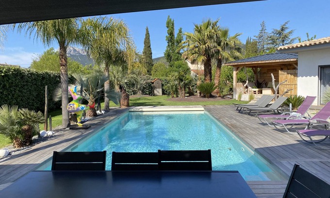 Sollies-Ville Casa | ENTRE CASSIS Y ST TROPEZ VILLA CON PISCINA CLIMATIZADA