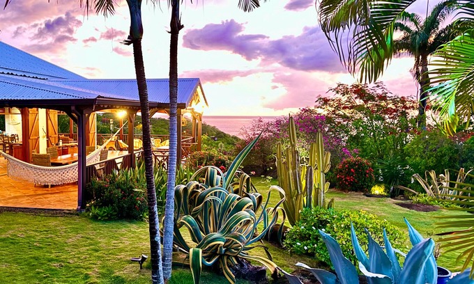 Deshaies Villa | Entre lujo y autenticidad. Hermosa propiedad con vista al mar, a 100 metros de la playa.