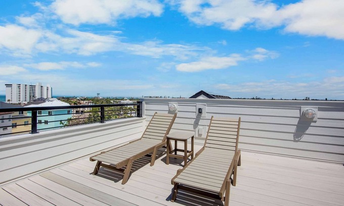 Siesta Key Village Casa | Between the Waves - Siesta Key Luxury Home