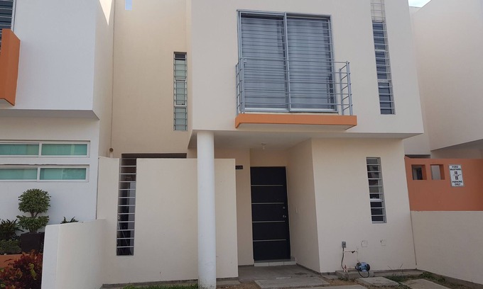 Mazatlan Casa | Bonita casa muy bien ubicada, espaciosa y segura.