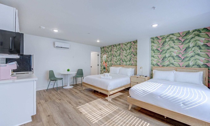Galveston Apartamento | Beverly Hills Studio Apartment 2 Queen Beds