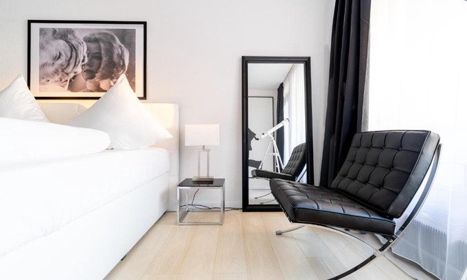 Gelsenkirchen-Mitte Apartamento | Beyond Living x American Psycho
