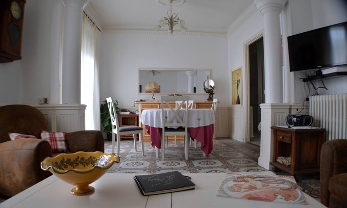 Beziers City Centre Apartamento | Béziers corazón de la ciudad personaje apartamento 2 dormitorios estilo Art Deco